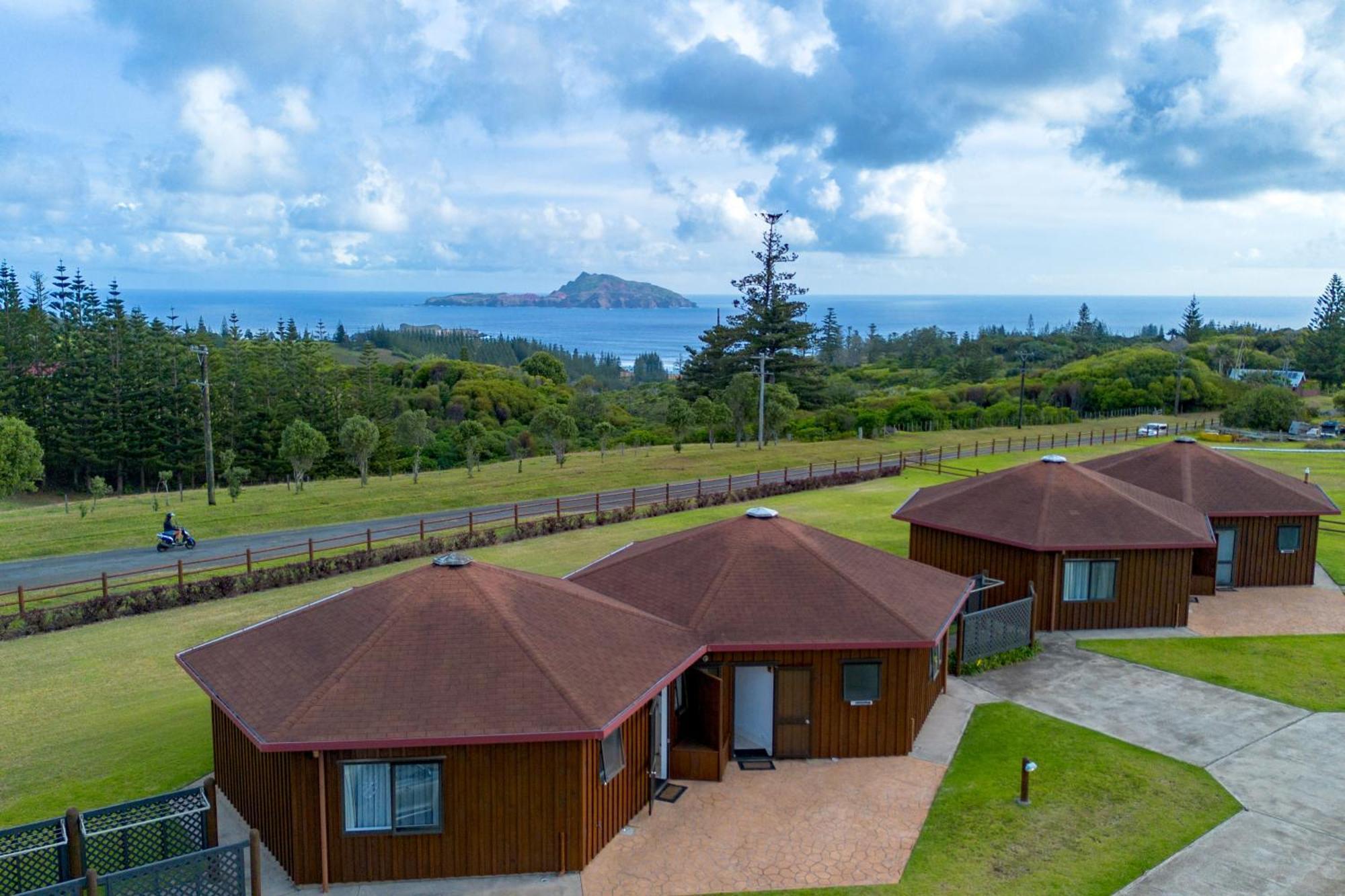 Ocean Breeze Cottages Burnt Pine Esterno foto