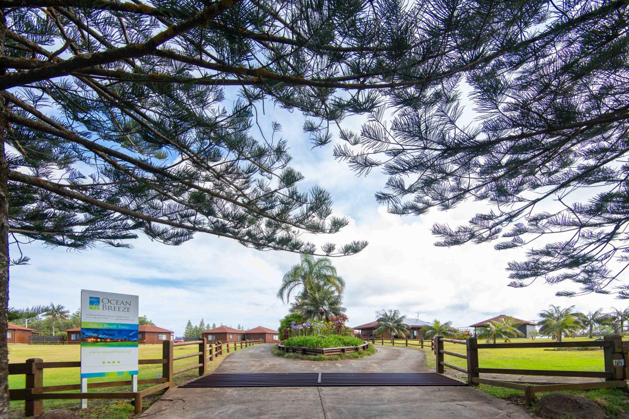 Ocean Breeze Cottages Burnt Pine Esterno foto