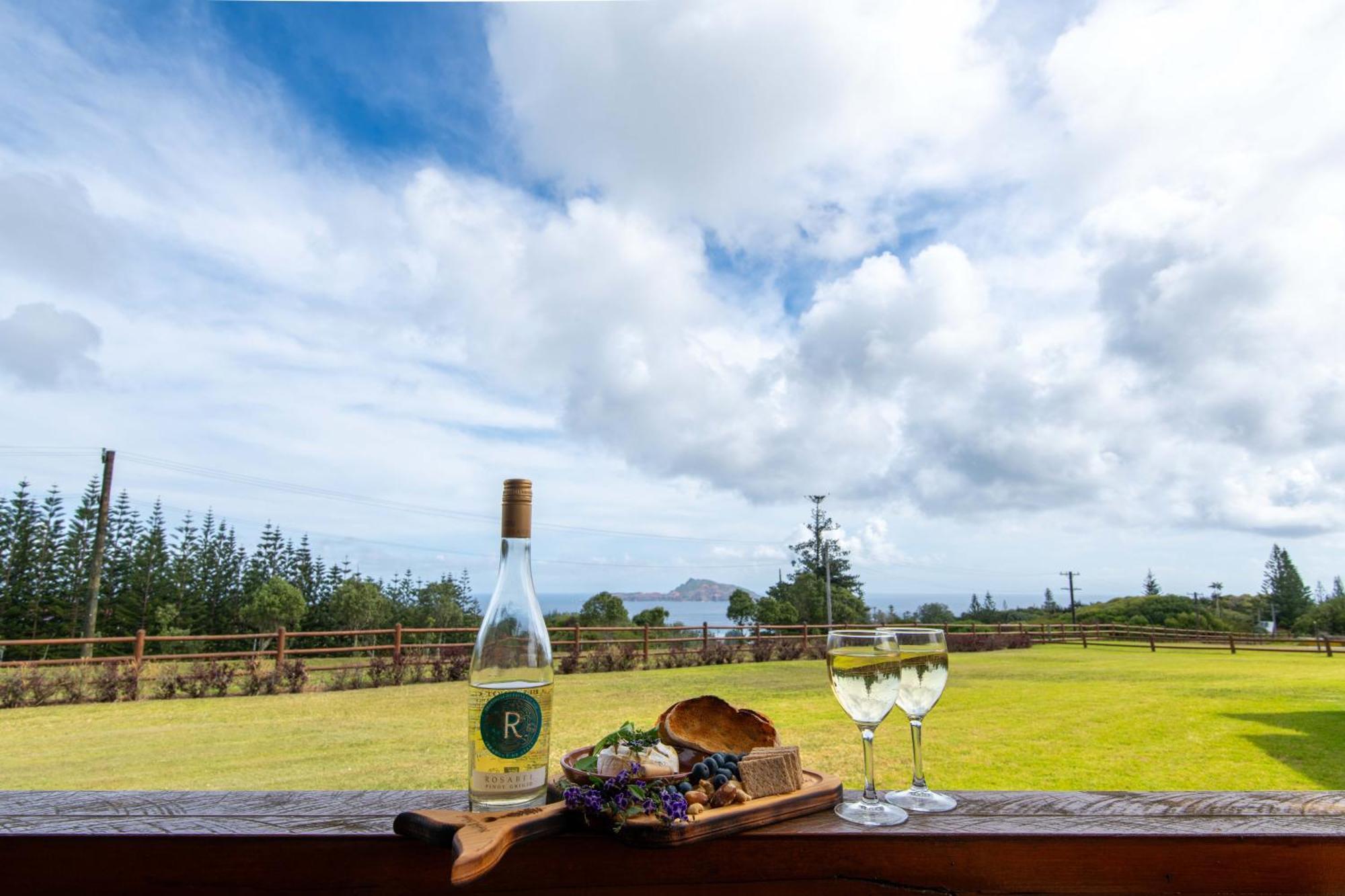 Ocean Breeze Cottages Burnt Pine Esterno foto